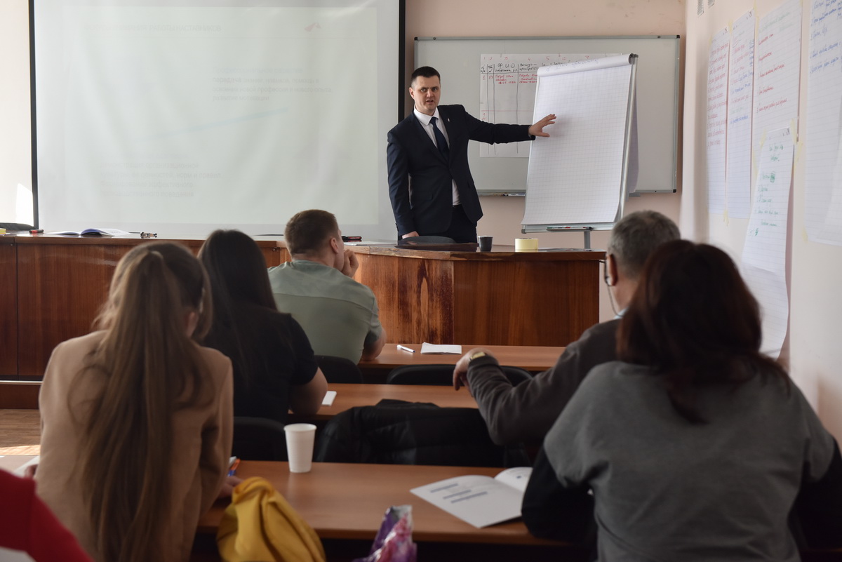 В АО «Златмаш» начали обучать наставников